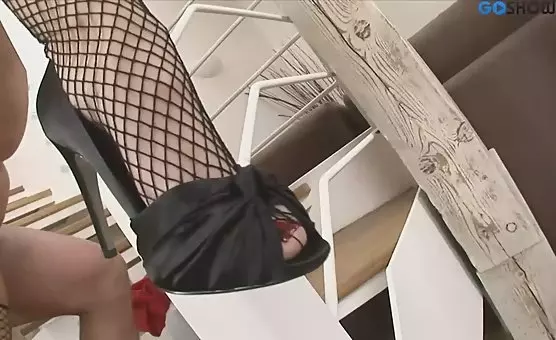 Kinky Blonde Turns into a Fulfilling Orgasm Experience